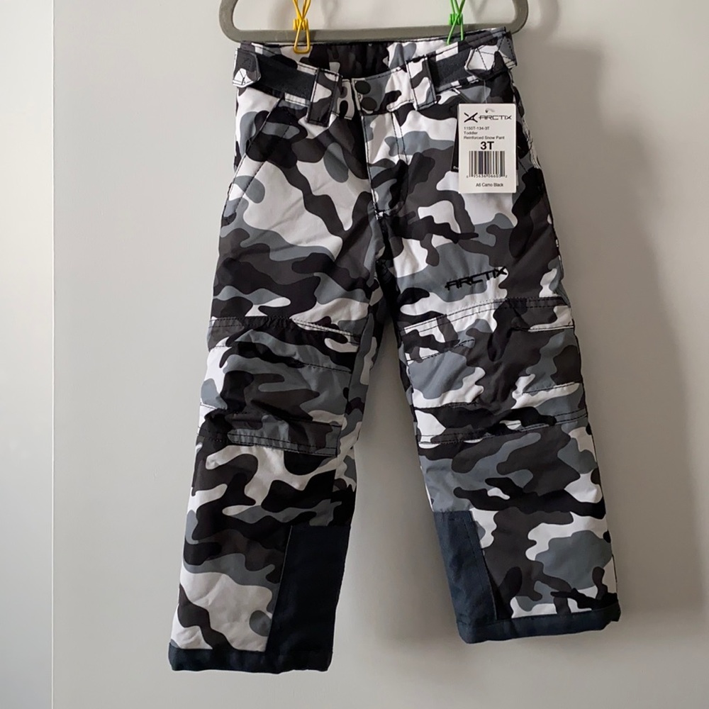 NWT Arctix snow pants size 3T.